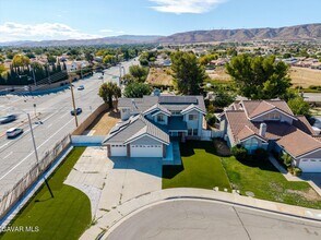 6002 Caleche Rd in Lancaster, CA - Building Photo - Building Photo