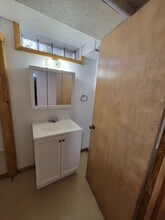 402 Beverly Hills St in Waterloo, IA - Building Photo - Building Photo