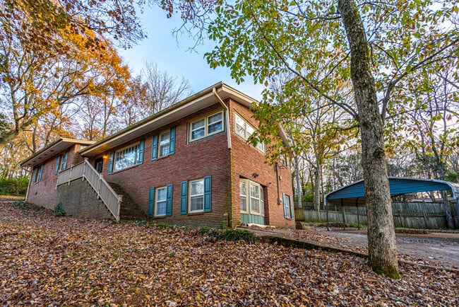 property at 702 Chambers Dr NE