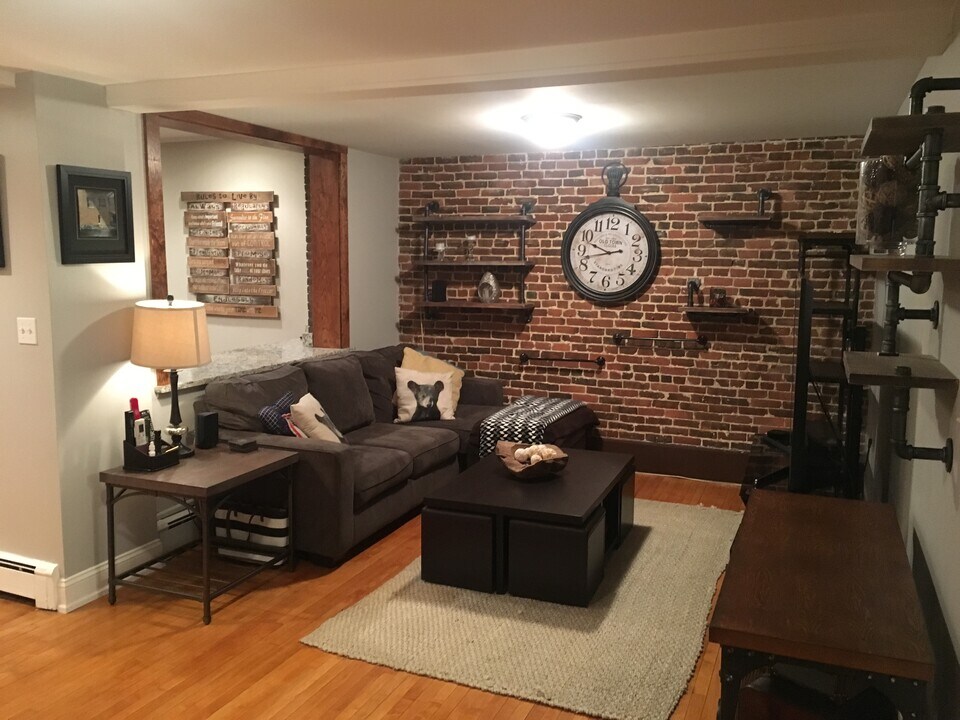 78 W Merrimack St in Manchester, NH - Building Photo