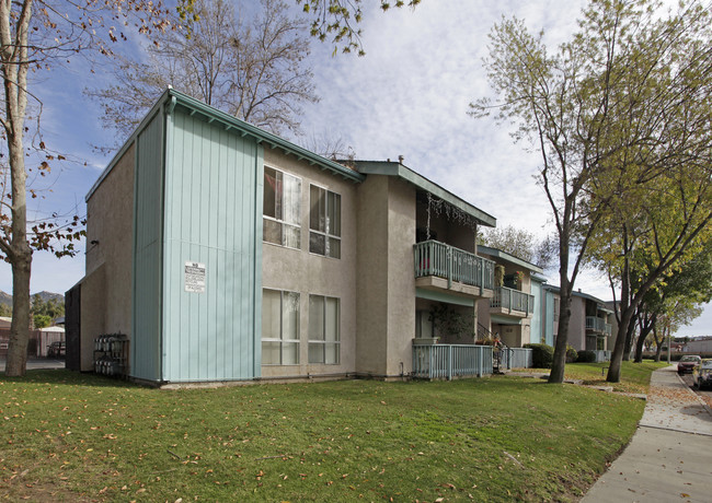 Myrtlewood Court Apartments in Escondido, CA - Building Photo - Building Photo