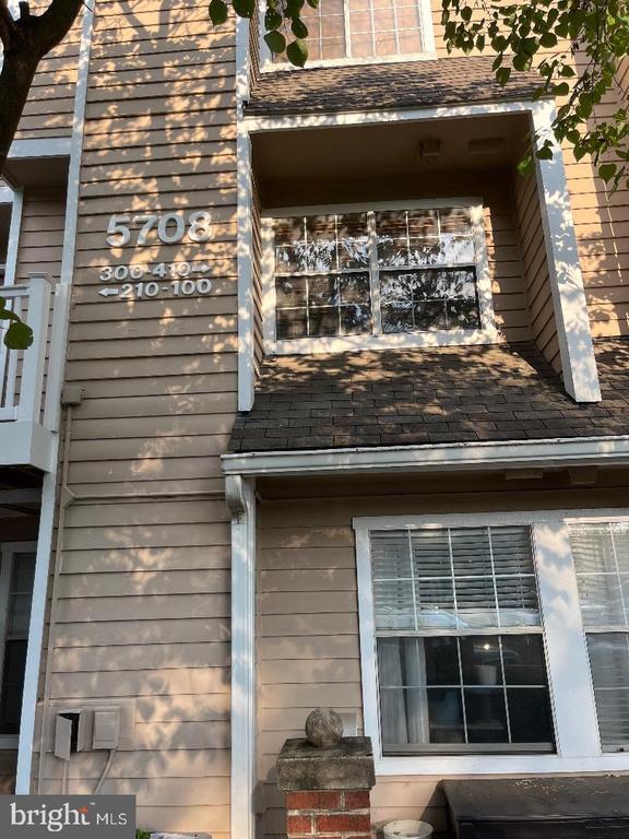 property at 5708 Chapman Mill Dr