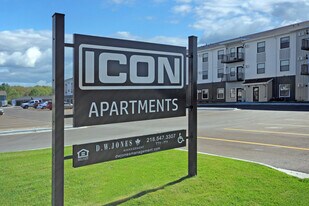 Icon Apartments in Warroad, MN - Building Photo