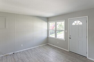 2409 NW Vining Ave in Huntsville, AL - Building Photo - Building Photo