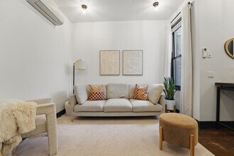 43 Thorne St in Jersey City, NJ - Building Photo - Building Photo