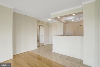 3101 N Hampton Dr in Alexandria, VA - Building Photo - Building Photo