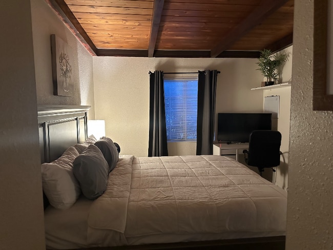 434 Riverdale Dr, Unit A in Glendale, CA - Foto de edificio - Building Photo