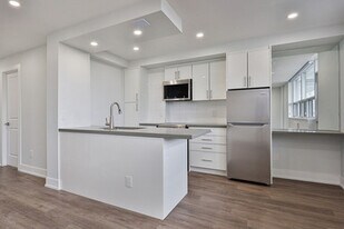 15 Walmer Rd in Toronto, ON - Building Photo