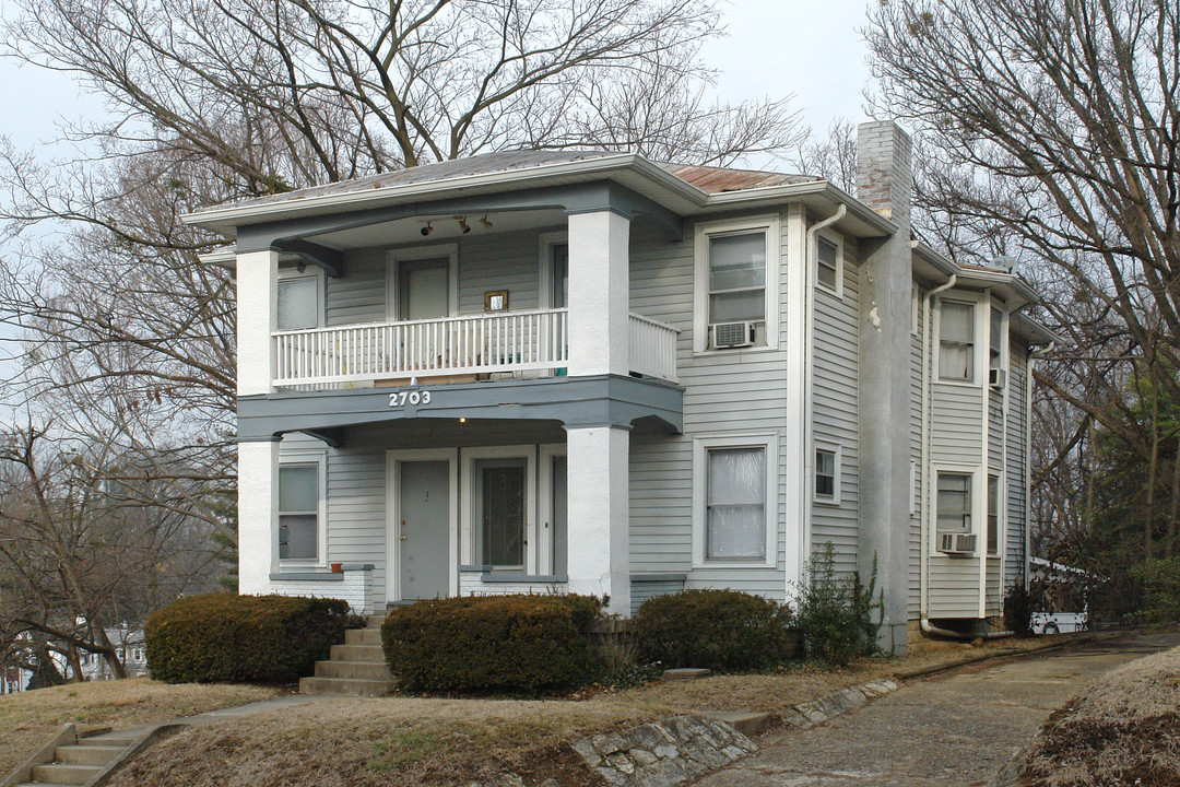 2703 Field Ave in Louisville, KY - Foto de edificio