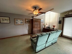 410 Osage Dr in Canyon Lake, TX - Foto de edificio - Building Photo