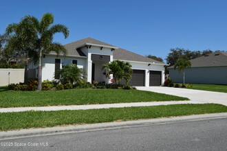 1992 Killian Dr in Palm Bay, FL - Building Photo - Building Photo