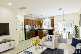 10619 Shady Falls Ct in Riverview, FL - Building Photo - Building Photo