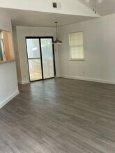 5401 Atascosa Dr in Austin, TX - Building Photo - Building Photo