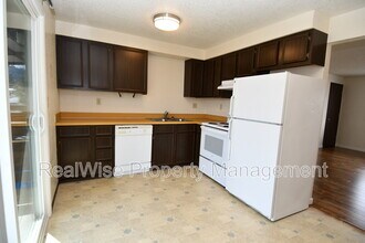 314 NW Tumlin Ave in Winston, OR - Building Photo - Building Photo