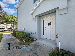 803 Ashentree Dr in Plant City, FL - Foto de edificio - Building Photo