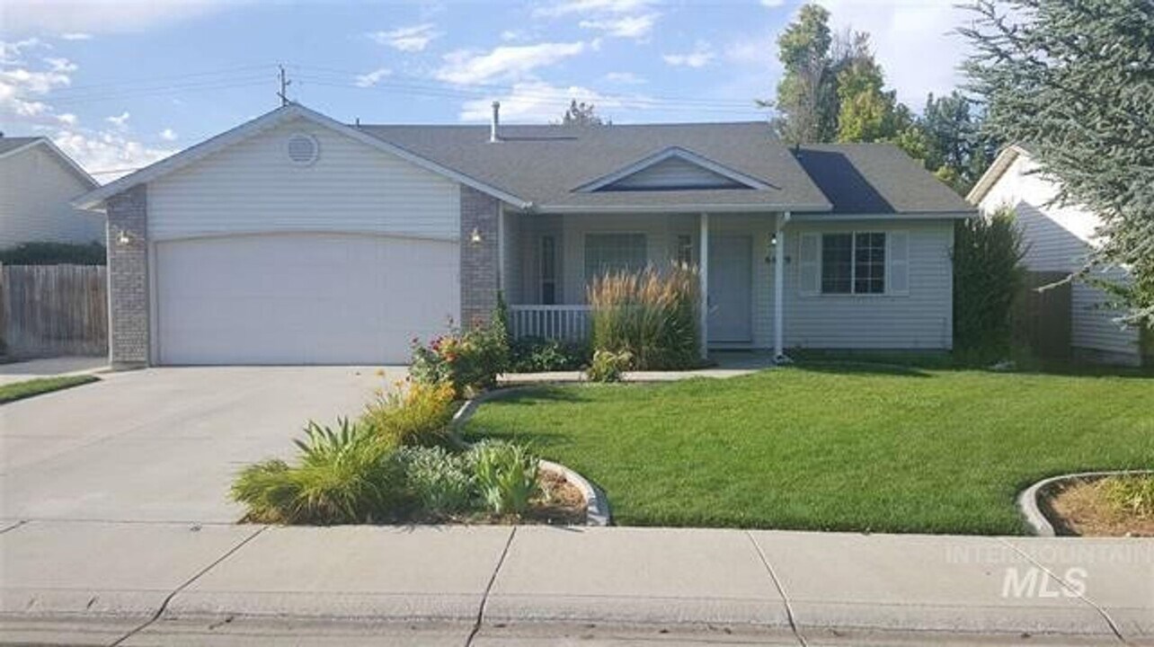 6429 E Winslow Dr in Nampa, ID - Foto de edificio