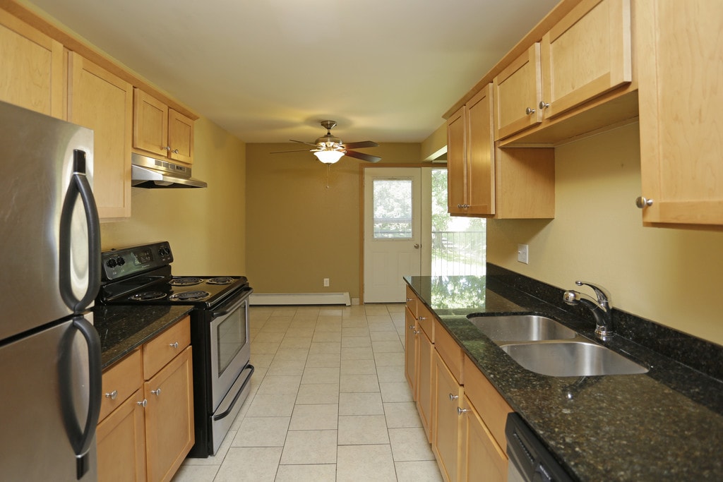 Gateway Commons Apartments in Brooklyn Center, MN