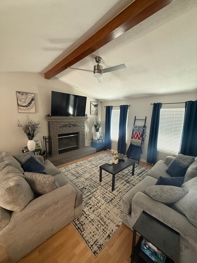 223 Karen Ct in Niceville, FL - Foto de edificio - Building Photo