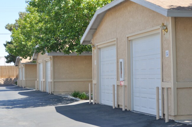 Desert Meadows Apartments in Hesperia, CA - Building Photo - Building Photo