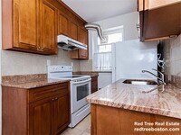 25 Englewood Ave, Unit 2 in Brookline, MA - Building Photo - Building Photo