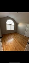 638 Valley Brook Ave in Lyndhurst, NJ - Building Photo - Building Photo