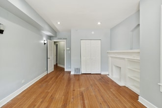 8045 S Maryland Ave in Chicago, IL - Building Photo - Building Photo