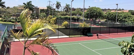5241 Geneva Ct in Doral, FL - Building Photo - Building Photo