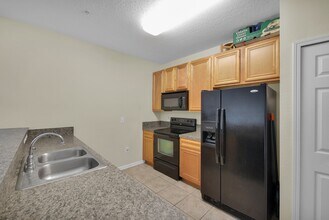 8241 Pelican Landing Rd in Jacksonville, FL - Building Photo - Building Photo