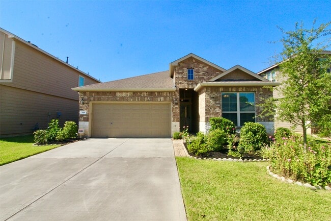 1916 Acaciawood Way