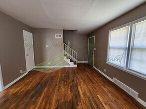 1127 N Cottage Ave in Independence, MO - Building Photo - Building Photo