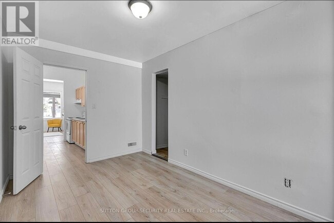 property at 104 Mulcaster St