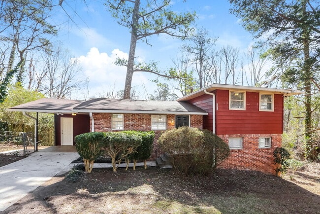 property at 3499 Brookfield Ln