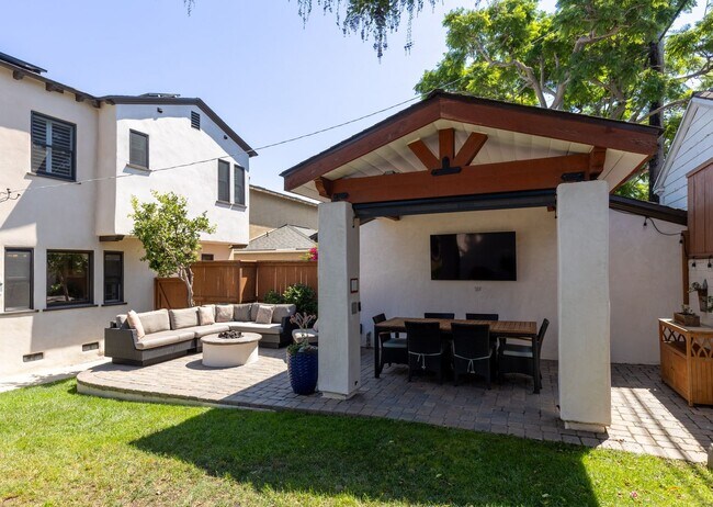 property at 3425 Xenophon St