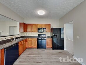 1704 Chinaberry Ct in Stockbridge, GA - Foto de edificio - Building Photo