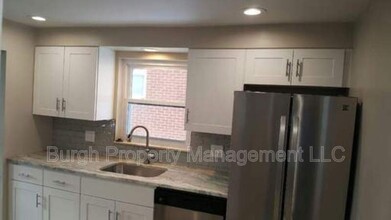 1227 Bellaire Pl in Pittsburgh, PA - Building Photo - Building Photo