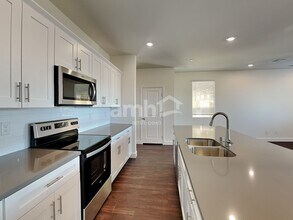 260 Yasmin Daylily Pl in Henderson, NV - Foto de edificio - Building Photo