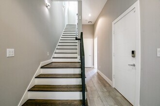 3215 Garrow St in Houston, TX - Building Photo - Building Photo