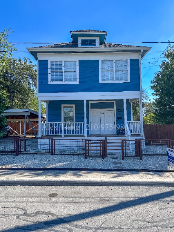 802 Montana St