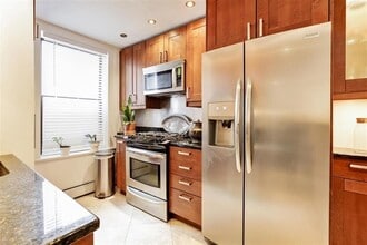 66 Romaine Ave in Jersey City, NJ - Building Photo - Building Photo