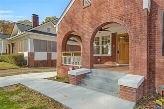 1129 Larosa Terrace SW in Atlanta, GA - Building Photo - Building Photo