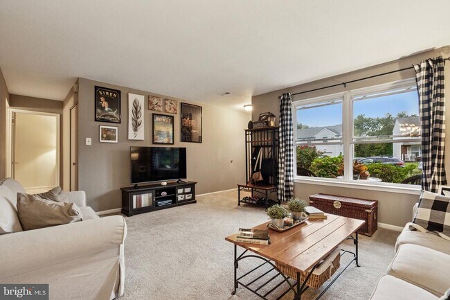 4525 Winding Brook Dr in Bensalem, PA - Building Photo - Building Photo