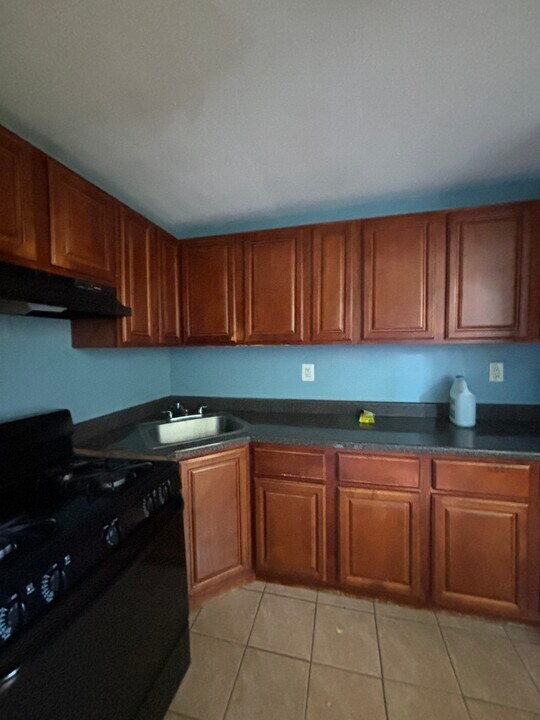 49 N 13th St, Unit 1 in Newark, NJ - Building Photo