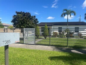 7385 SW 38th St in Miami, FL - Building Photo - Building Photo