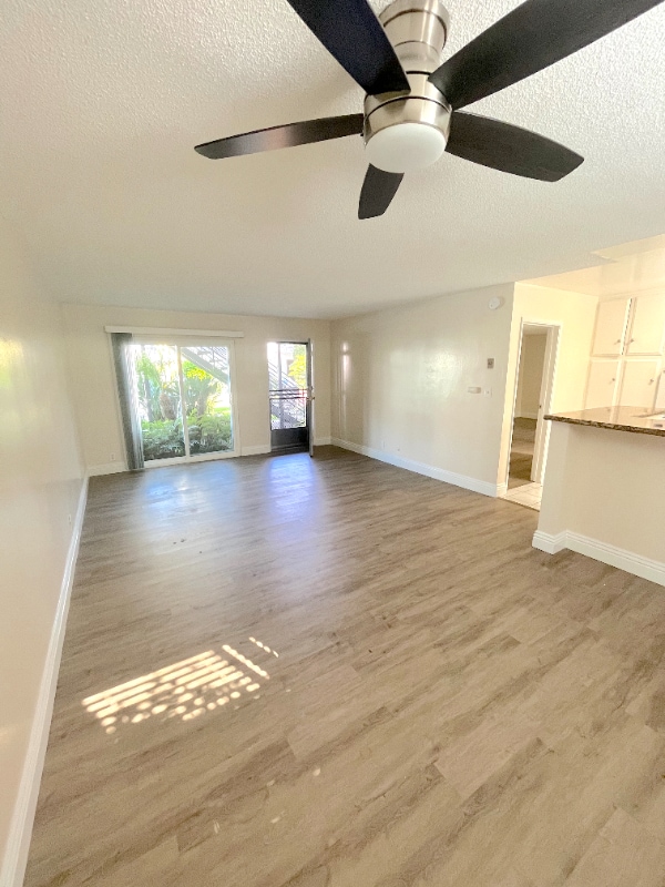 931 W 19th St in Costa Mesa, CA - Building Photo - Building Photo