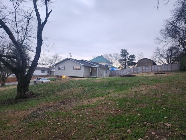 205 N Morgan St in Friendsville, TN - Building Photo - Building Photo