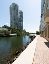 150 Sunny Isles Blvd in Sunny Isles Beach, FL - Building Photo