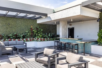 Biscayne 112 in Miami, FL - Building Photo - Building Photo