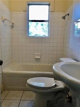 821 Newton Ave S in St. Petersburg, FL - Foto de edificio - Building Photo