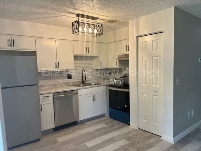 property at 1595 40th Ave