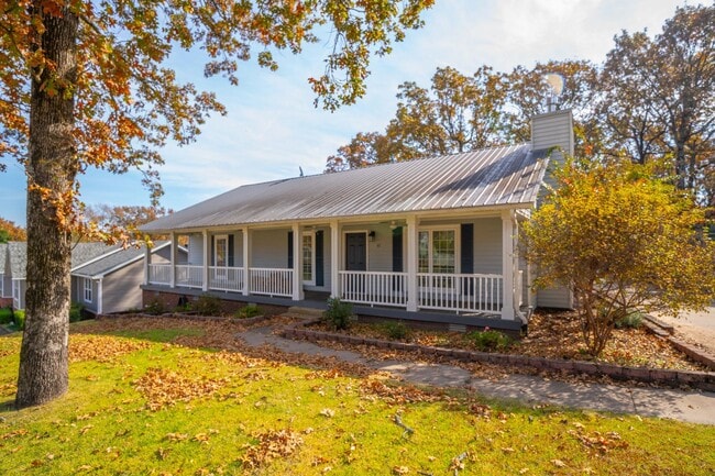 property at 42 Thornhill Dr